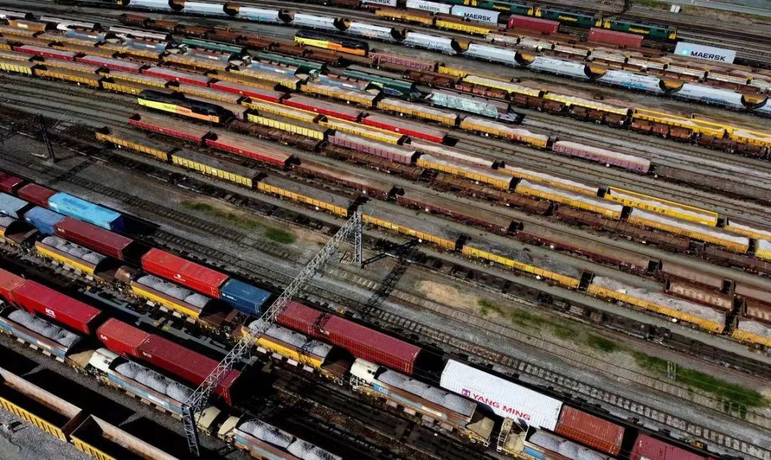 该国通胀升至40年来新高!数万名工人举行大罢工,交通运输严重中断